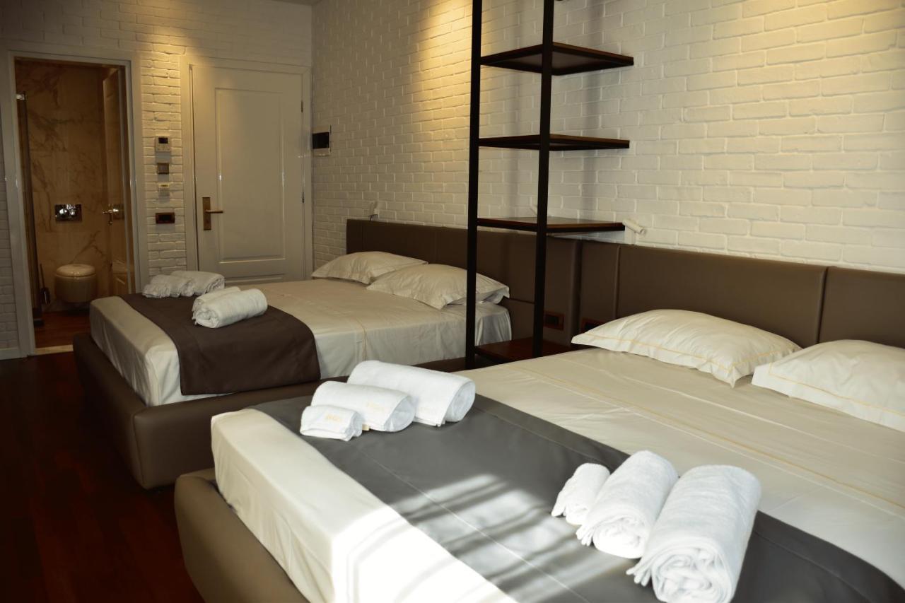 Hotel Ergi'S ドゥラス エクステリア 写真