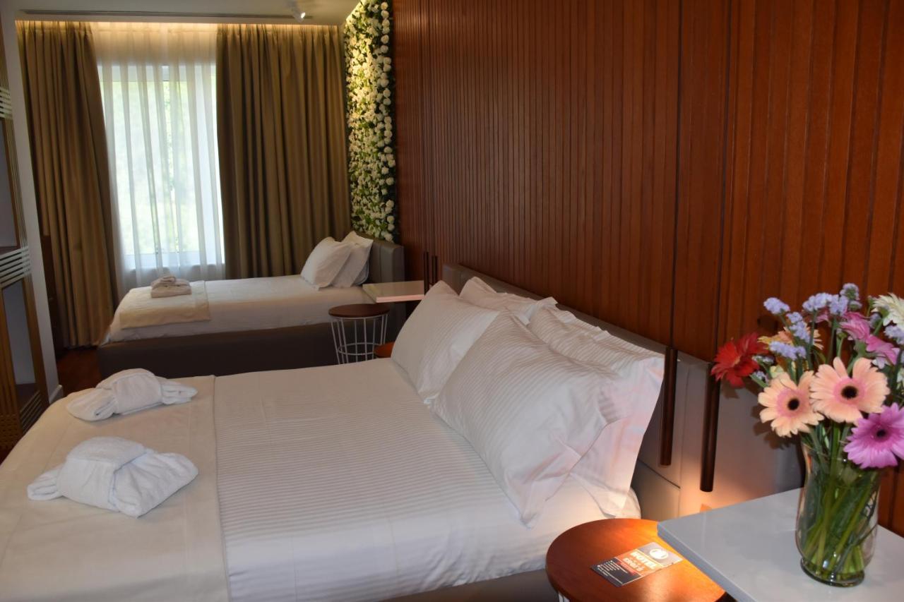 Hotel Ergi'S ドゥラス エクステリア 写真