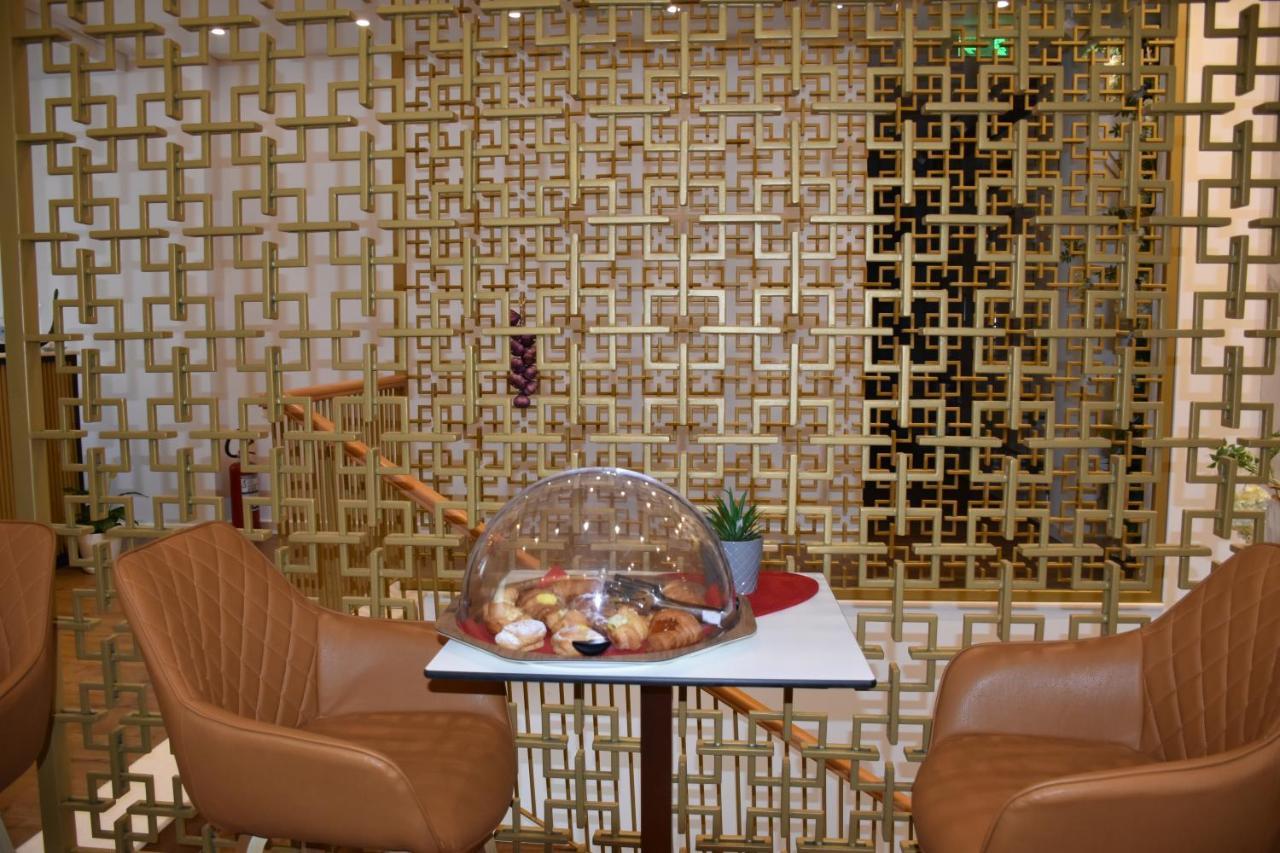 Hotel Ergi'S ドゥラス エクステリア 写真