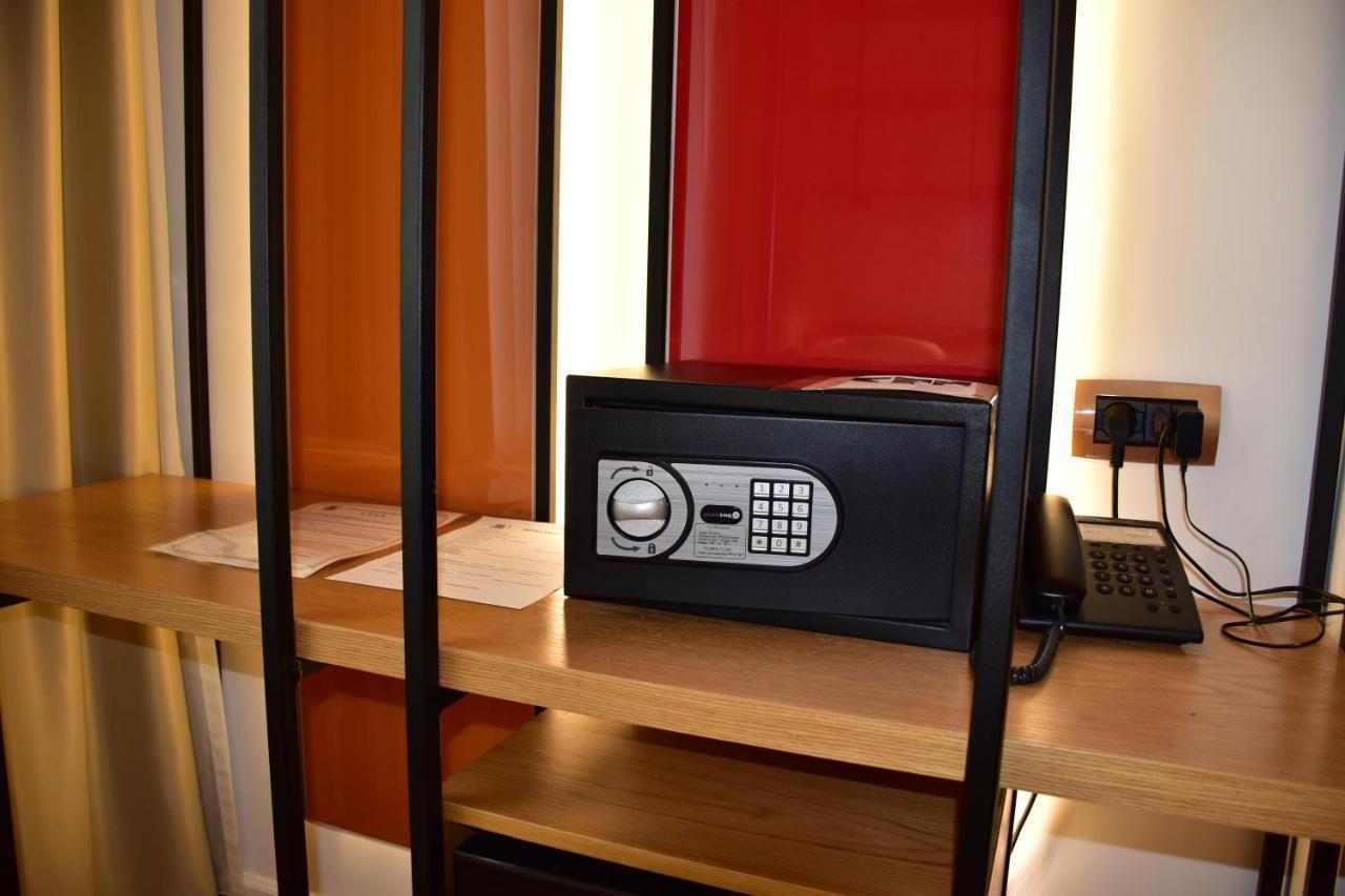 Hotel Ergi'S ドゥラス エクステリア 写真