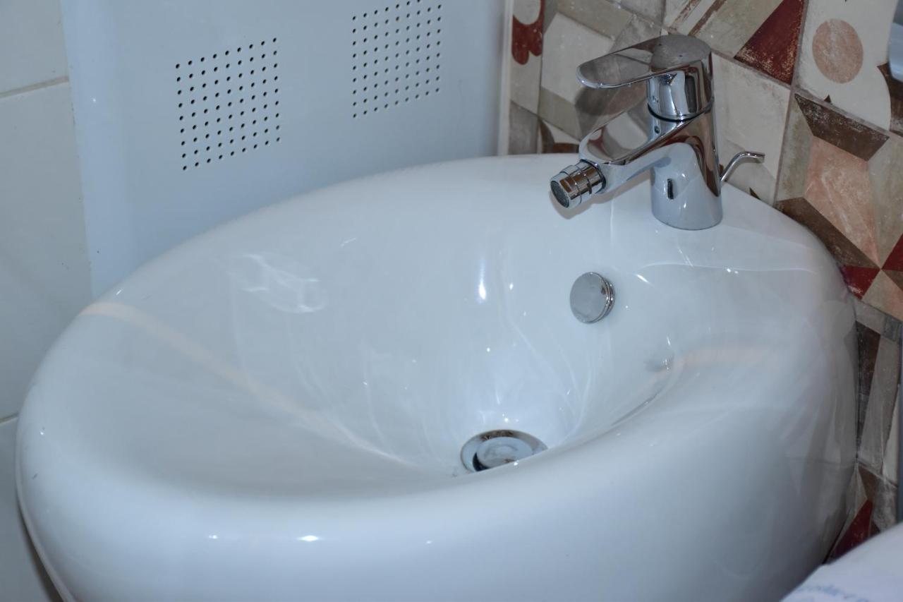 Hotel Ergi'S ドゥラス エクステリア 写真
