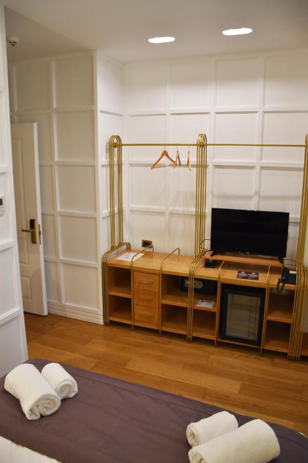 Hotel Ergi'S ドゥラス エクステリア 写真