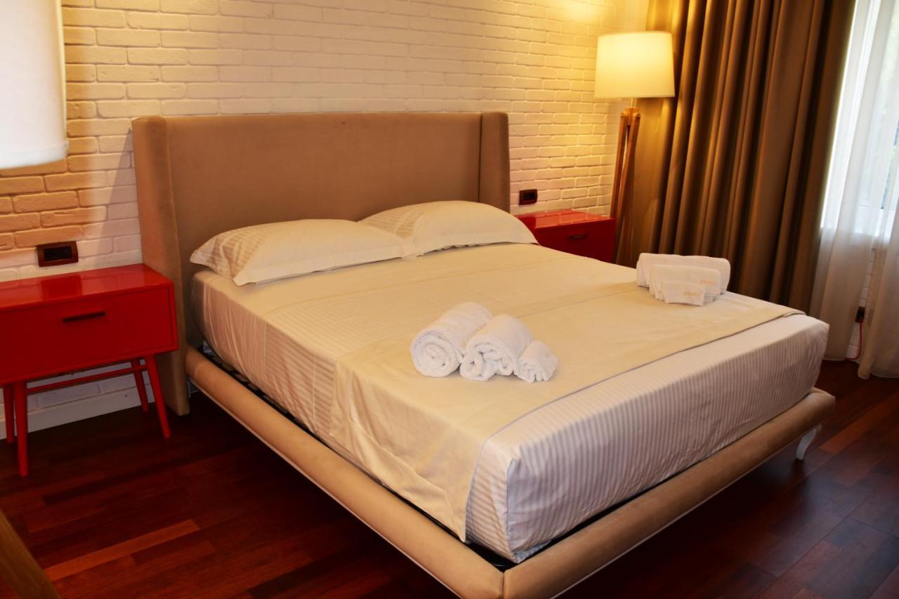 Hotel Ergi'S ドゥラス エクステリア 写真